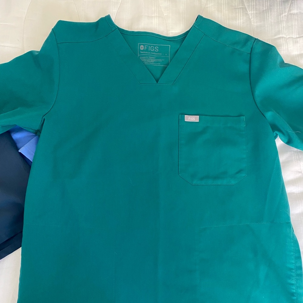 Men’s Figs Scrub Set